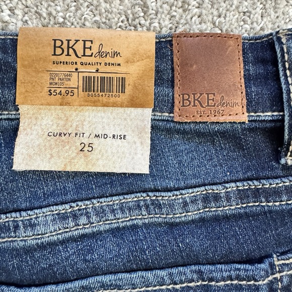 Buckle BKE Payton Shorts Womens 25 Distressed 10" Inseam Denim Jean Curvy Mid - Picture 6 of 9